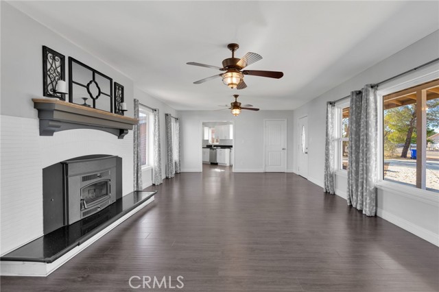 14573 Gayhead, Apple Valley CA: https://media.crmls.org/medias/672d74a1-e7bd-4db0-bea0-5b6e0bcca54d.jpg