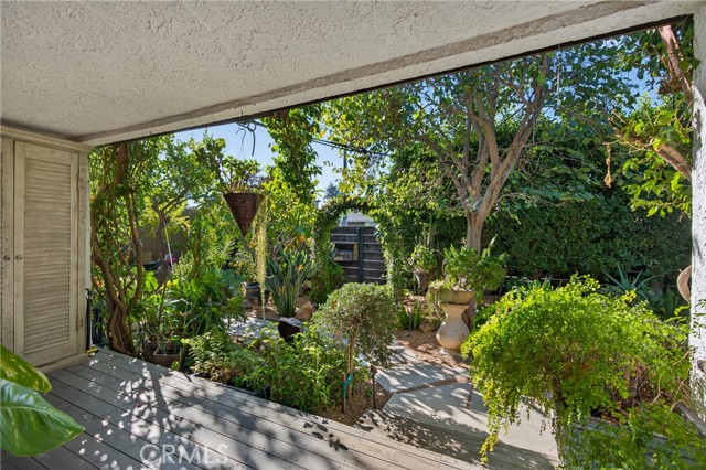 Detail Gallery Image 9 of 75 For 5526 Fulton, Sherman Oaks,  CA 91401 - 3 Beds | 3 Baths