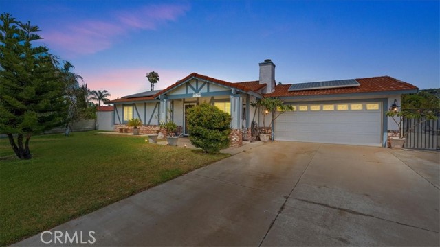 Detail Gallery Image 1 of 36 For 18432 Mindanao St, Bloomington,  CA 92316 - 3 Beds | 2 Baths