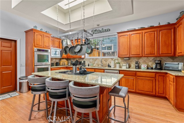 Detail Gallery Image 22 of 55 For 27312 Little Bear Rd, Lake Arrowhead,  CA 92391 - 4 Beds | 4/1 Baths