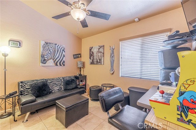 Detail Gallery Image 18 of 24 For 1844 E Avenue J2 #4,  Lancaster,  CA 93535 - 3 Beds | 2/1 Baths