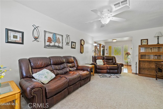 2520 Edam Street, Lancaster CA: https://media.crmls.org/medias/672e990d-7a2f-4042-95b5-0d188b08d951.jpg