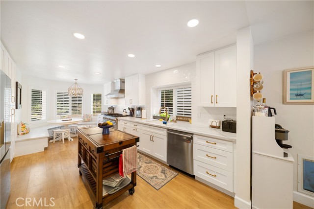 Detail Gallery Image 12 of 67 For 24224 Creekside Dr, Newhall,  CA 91321 - 5 Beds | 3 Baths