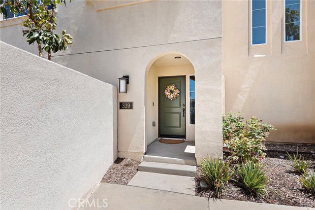 Detail Gallery Image 3 of 25 For 339 Ford Rd, Costa Mesa,  CA 92627 - 2 Beds | 2/1 Baths