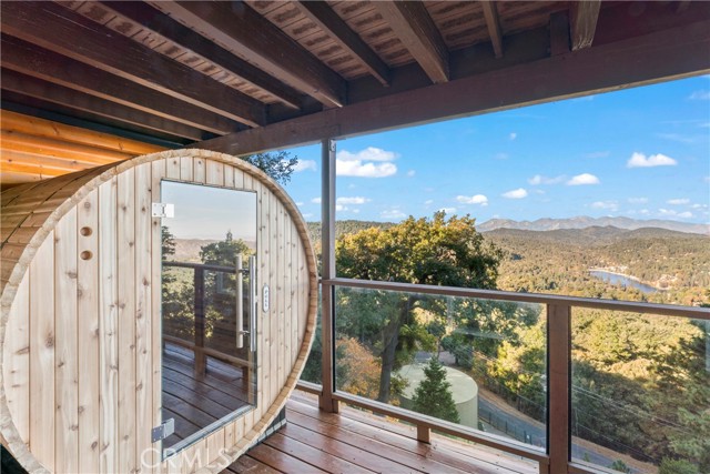 Detail Gallery Image 4 of 44 For 816 Chamois Dr, Crestline,  CA 92325 - 3 Beds | 2/1 Baths