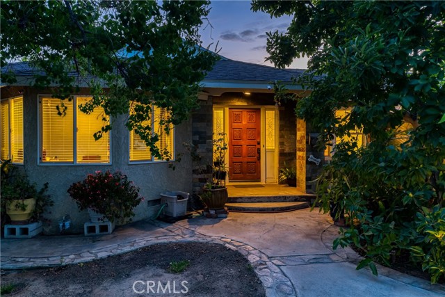 10049 Langdon, Mission Hills (San Fernando) CA: https://media.crmls.org/medias/672fde79-86cc-4e5c-b972-ce0667c19094.jpg