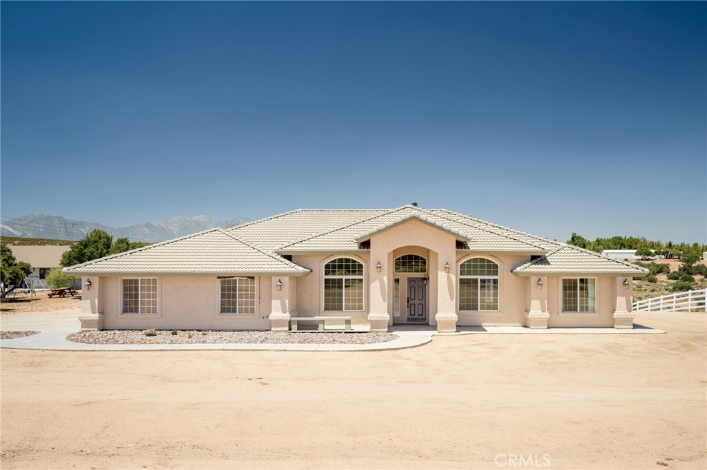5577 Neola Drive, Oak Hills, CA 92344