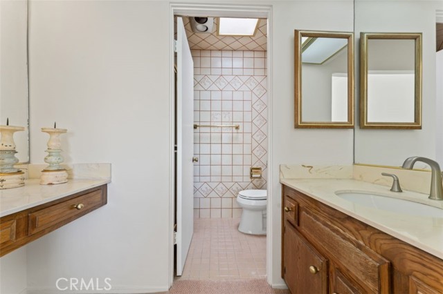 Detail Gallery Image 8 of 11 For 6232 Nita Ave #1/2,  Woodland Hills,  CA 91367 - 2 Beds | 2/1 Baths