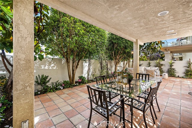 27 Palm Beach Court, Dana Point CA: https://media.crmls.org/medias/673060d0-cdc3-4687-893c-8fbe32a8c0ac.jpg