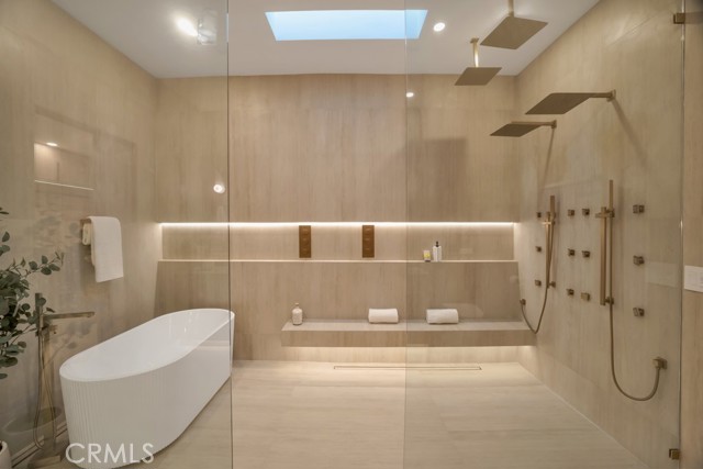 Detail Gallery Image 19 of 63 For 11107 Kling St, North Hollywood,  CA 91602 - 4 Beds | 4 Baths