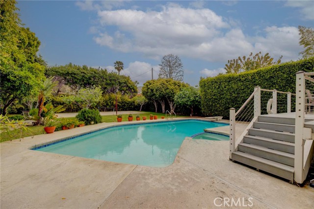 725 Sapphire Street, Redondo Beach, California 90277, 4 Bedrooms Bedrooms, ,2 BathroomsBathrooms,Residential,For Sale,Sapphire,SB24072429