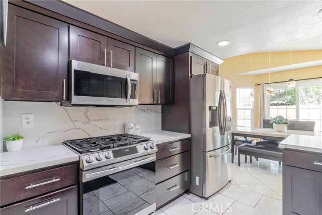 Detail Gallery Image 11 of 32 For 3243 E Avenue S3, Palmdale,  CA 93550 - 3 Beds | 2 Baths