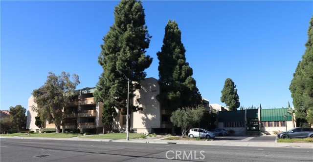 Detail Gallery Image 2 of 44 For 12121 Centralia St #111,  Lakewood,  CA 90715 - 1 Beds | 1 Baths