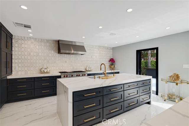 Detail Gallery Image 16 of 74 For 4030 - 4032 W 178th St, Torrance,  CA 90504 - 6 Beds | 3 Baths