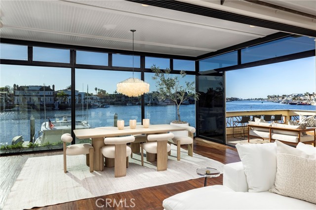 Detail Gallery Image 8 of 41 For 16631 Carousel, Huntington Beach,  CA 92649 - 4 Beds | 4/1 Baths