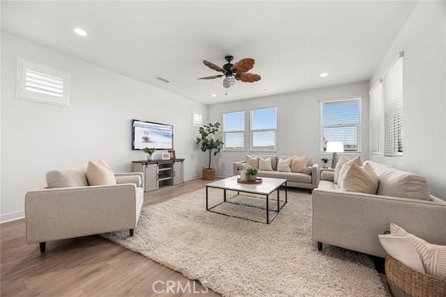 Detail Gallery Image 10 of 30 For 121 Biome, Irvine,  CA 92618 - 4 Beds | 3/1 Baths