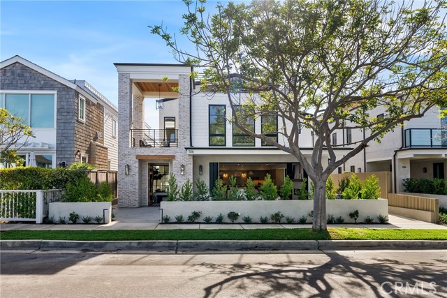 Detail Gallery Image 2 of 64 For 516 Acacia, Corona Del Mar,  CA 92625 - 4 Beds | 4/2 Baths