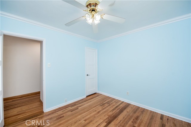 Image 14 of 43 For 5229 Walkerton Street