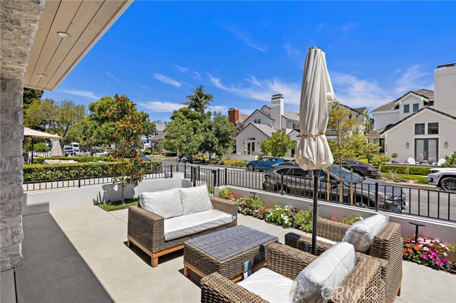 Detail Gallery Image 14 of 49 For 509 Carnation, Corona Del Mar,  CA 92625 - 3 Beds | 3/1 Baths