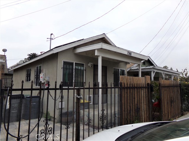 1748 66th Street, Los Angeles, California 90001, 1 Bedroom Bedrooms, ,1 BathroomBathrooms,Single Family Residence,For Sale,66th,DW23087589