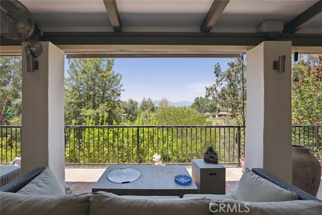 24311 Sylvan Glen Road, Calabasas CA: https://media.crmls.org/medias/6736eaba-387a-4c31-9048-1e42a4e27f21.jpg