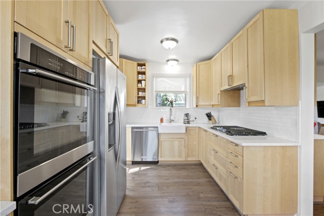 11051 Tarawa Drive, Los Alamitos CA: https://media.crmls.org/medias/6737451c-b93c-489f-a308-fe177ba3a42d.jpg