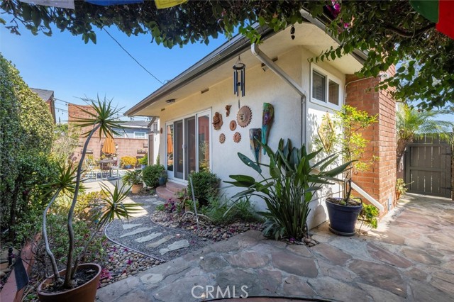 5345 W 140th St, Hawthorne CA: https://media.crmls.org/medias/673814cd-f28d-4509-8e5e-17c18687652b.jpg