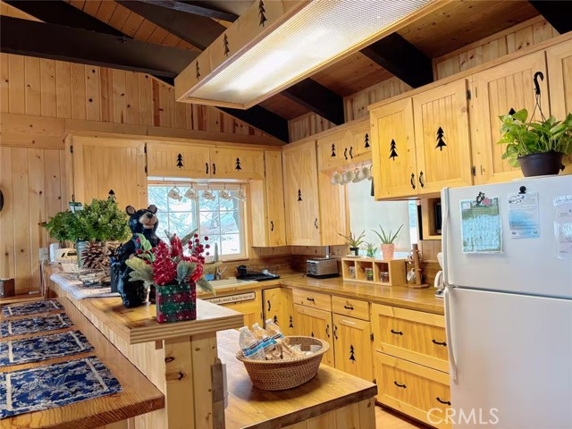 Detail Gallery Image 28 of 70 For 43897 Yosemite Drive, Big Bear Lake,  CA 92315 - 4 Beds | 2 Baths