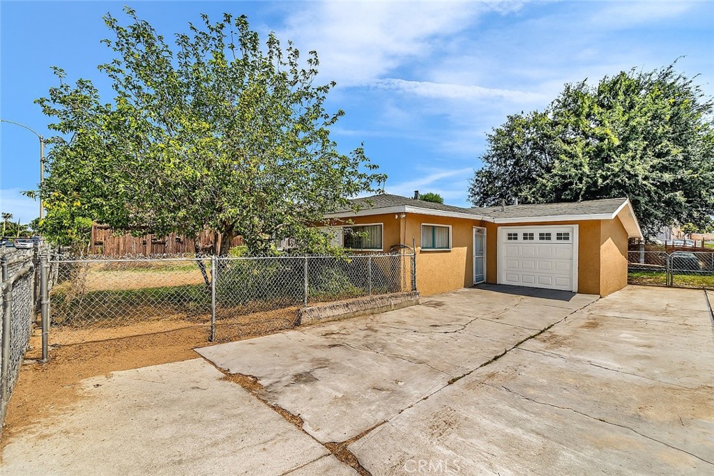 5393 La Sierra Avenue