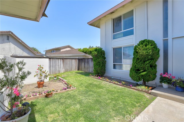 Detail Gallery Image 6 of 44 For 6961 via Angelina Dr, Huntington Beach,  CA 92647 - 5 Beds | 3 Baths