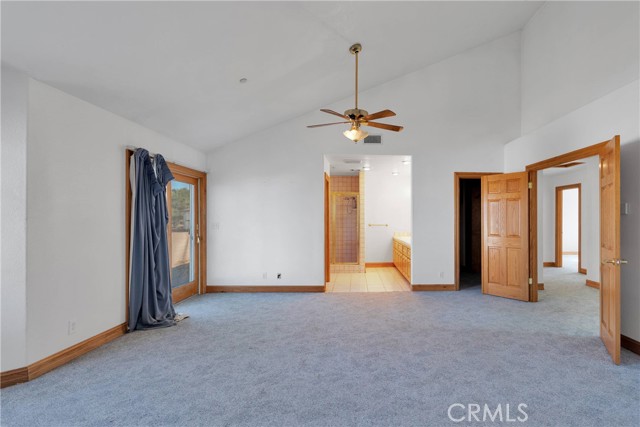 8381 White Road, Phelan CA: https://media.crmls.org/medias/6739d453-c289-43d6-a82d-5132defd6bb8.jpg