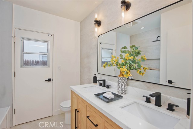Detail Gallery Image 17 of 25 For 22330 Mobile St, Woodland Hills,  CA 91304 - 4 Beds | 2/1 Baths
