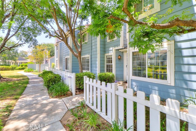 345 Jeremiah Drive, Simi Valley CA: https://media.crmls.org/medias/673ae467-ac45-4714-b92d-dafa38e0b022.jpg