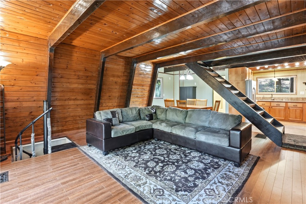 https://media.crmls.org/medias/673af20a-c4a1-4815-a2c9-33a34953cb8b.jpg?preset=X-Large