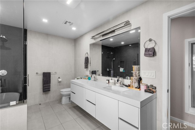 3051 Gertrude Avenue, La Crescenta CA: https://media.crmls.org/medias/673af354-6f79-4ca1-85fe-58a52fe27f2c.jpg