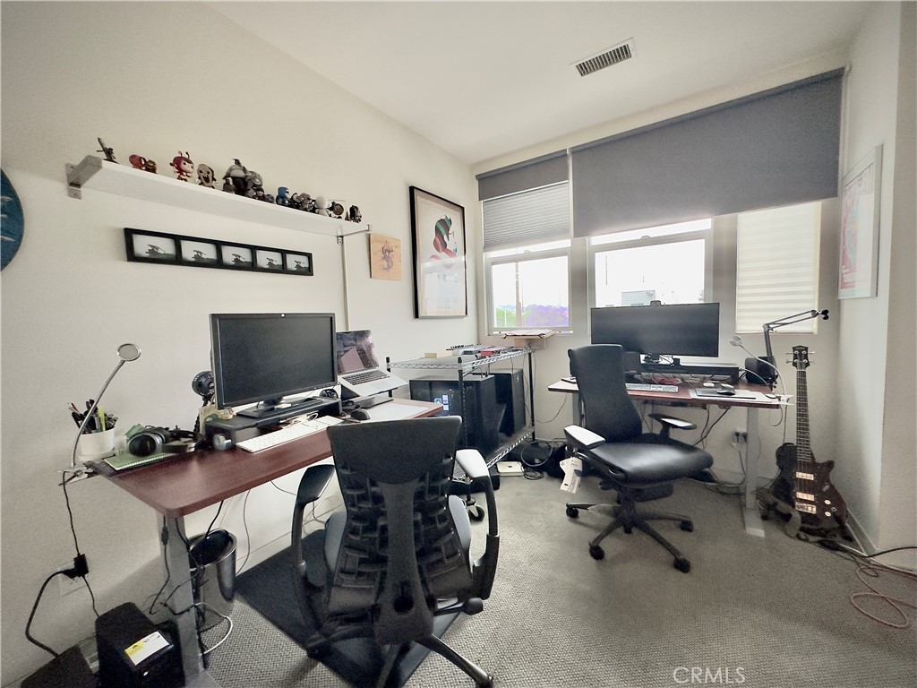https://media.crmls.org/medias/673c10a7-e6e9-46af-830d-e28b37902082.jpg?preset=X-Large