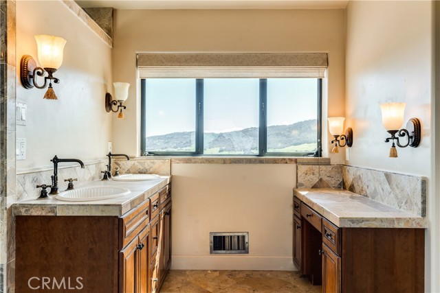 Detail Gallery Image 26 of 75 For 3230 Nacimiento Lake Dr, Paso Robles,  CA 93446 - 7 Beds | 3/1 Baths