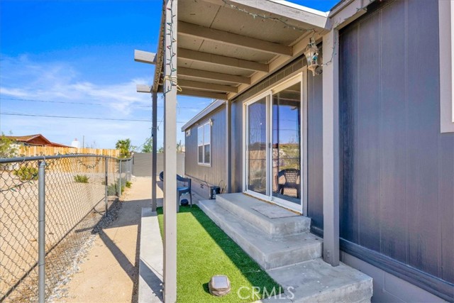 6293 Mojave Avenue, 29 Palms CA: https://media.crmls.org/medias/673c6281-c8a0-47e6-8f01-4537e579d4d8.jpg
