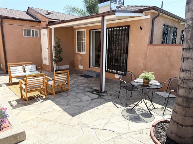 2150 N Eastern Avenue, Los Angeles CA: https://media.crmls.org/medias/673c8c91-e416-43a4-a0e8-6349bf6cccfc.jpg