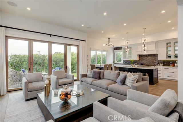 665 19th Street, Manhattan Beach, California 90266, 5 Bedrooms Bedrooms, ,7 BathroomsBathrooms,Residential,Sold,19th,SB22011803