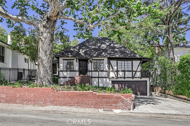 3975 Van Noord Avenue, Studio City CA: https://media.crmls.org/medias/673dcf4f-3f4a-4d28-a716-04ac625b8bef.jpg