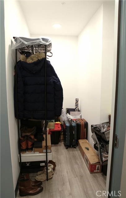 Detail Gallery Image 14 of 25 For 960 N Tangent Privado #303,  Ontario,  CA 91764 - 1 Beds | 1 Baths