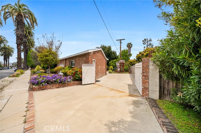 11338 Stevens Avenue, Culver City CA: https://media.crmls.org/medias/673f17e9-4583-4254-a748-3bc1036858ef.jpg