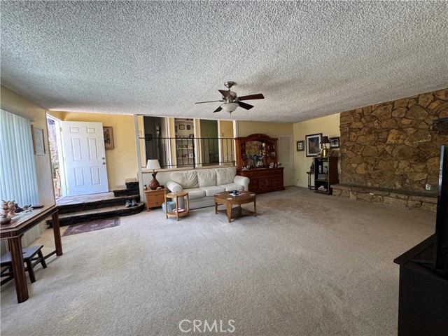 4922 Lowell Avenue, Glendale CA: https://media.crmls.org/medias/673f1f28-2a96-453d-9845-6c574ad27d28.jpg