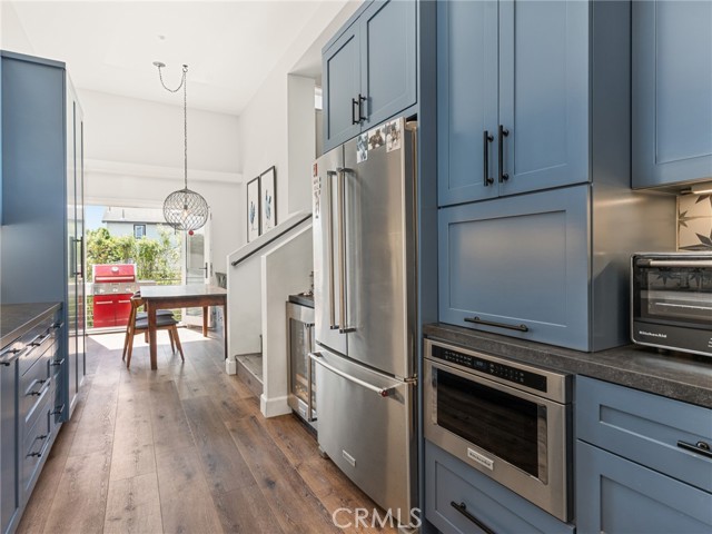 Detail Gallery Image 15 of 32 For 3506 Blossom Ln #C,  Redondo Beach,  CA 90278 - 3 Beds | 2/1 Baths