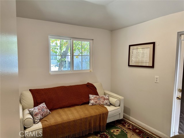 Detail Gallery Image 22 of 28 For 4515 Sherman Oaks Ave, Sherman Oaks,  CA 91403 - 3 Beds | 2/1 Baths