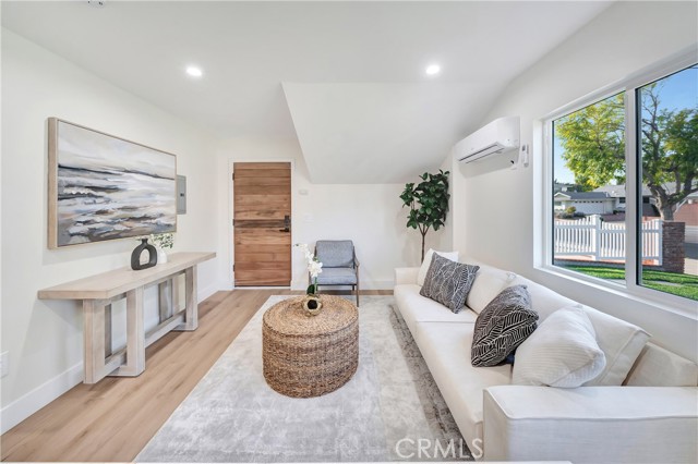 20742 Lull Street, Winnetka CA: https://media.crmls.org/medias/67408fc9-a952-490d-9dfe-0ada508ad824.jpg