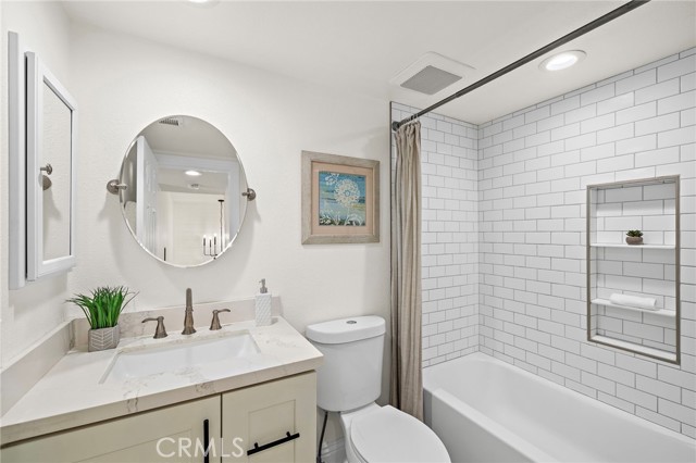 4 Riptide Court, Newport Beach CA: https://media.crmls.org/medias/6740d908-835d-4470-bacf-4c937dc334fe.jpg