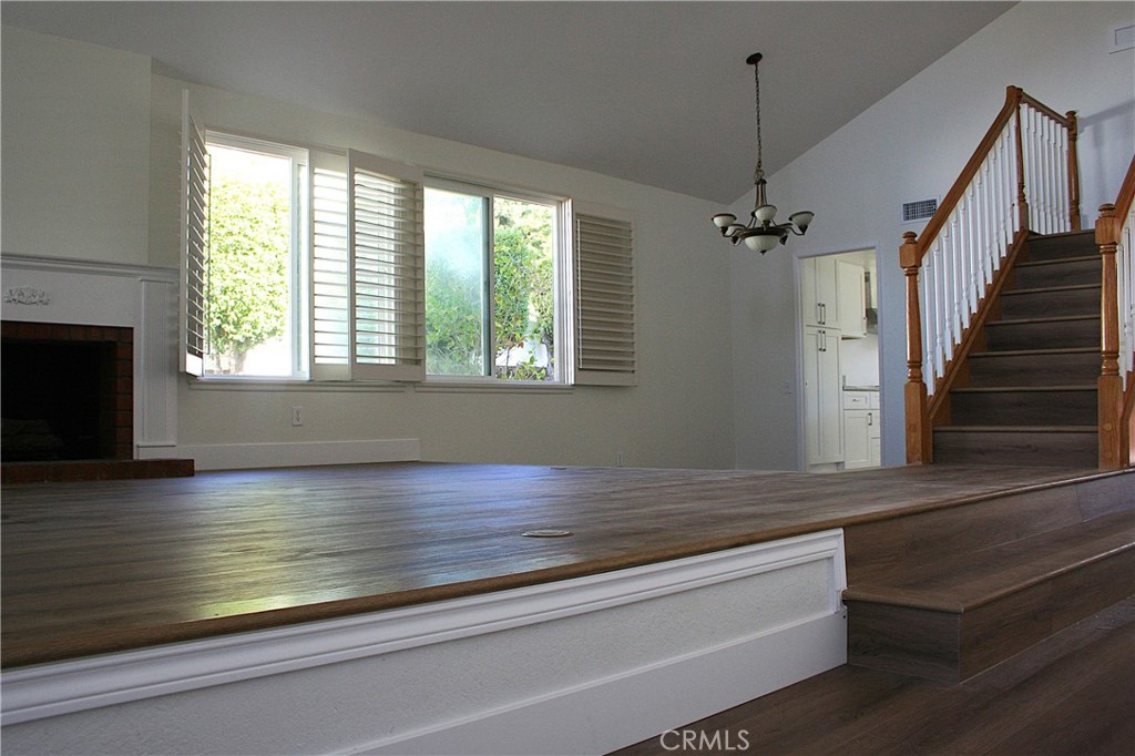 MLS #OC25232275 image #2