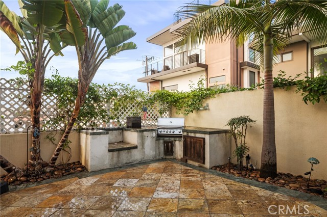202 Lucia Avenue, Redondo Beach, California 90277, 5 Bedrooms Bedrooms, ,3 BathroomsBathrooms,Residential,Sold,Lucia,SB21191520